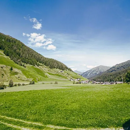 Nedererhof - Enzian Mit Gemeinschaftskueche Schmirn