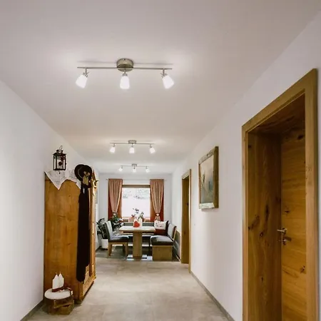 Nedererhof - Enzian Mit Gemeinschaftsküche * Schmirn