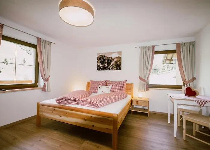 Nedererhof - Enzian Mit Gemeinschaftskueche Schmirn