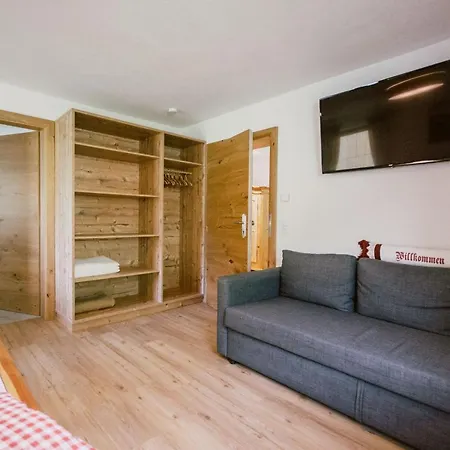 Nedererhof - Enzian Mit Gemeinschaftskueche Schmirn