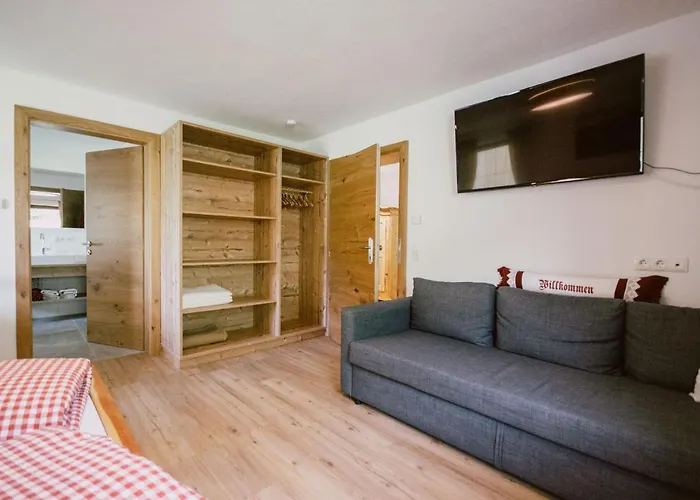 Nedererhof - Enzian Mit Gemeinschaftskueche Schmirn